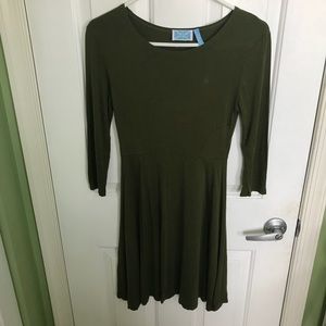 3/4 sleeve length army green color dress size S